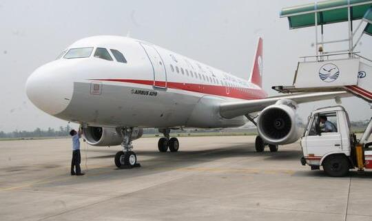 疫情重挫航空業 上市航企2020年巨虧預警