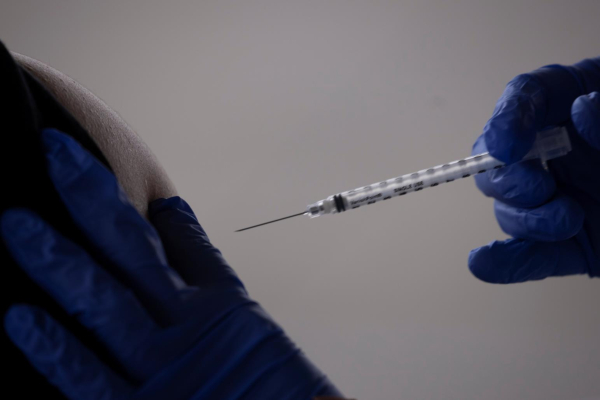 英媒：牛津疫苗試驗給錯劑量卻未通知志願者