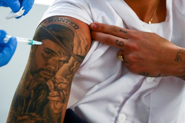 美媒：與白人相比 美國黑人更難接種新冠疫苗