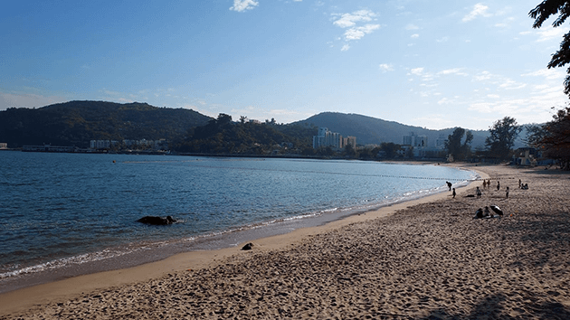 圖集 | 梅窩銀礦灣熱鬧不再 居民在沙灘閒逛