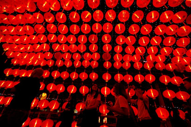 中國駐哈薩克大使館向旅哈同胞發放「春節包」