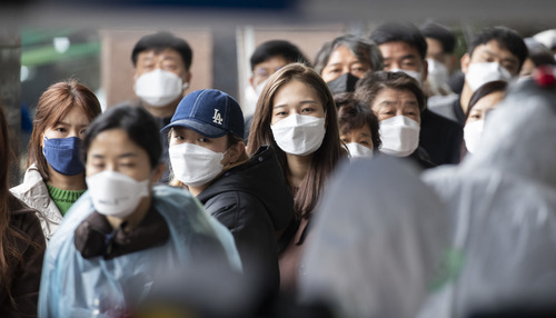 韓國新增確診372例 8日起將放寬首都圈以外地區的防疫措施 