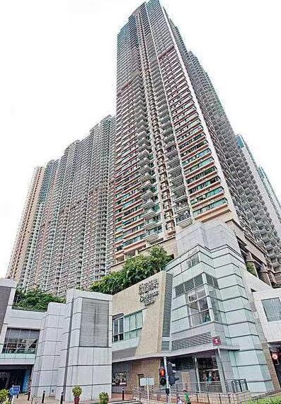 蔚藍灣畔中層三房降價97萬沽