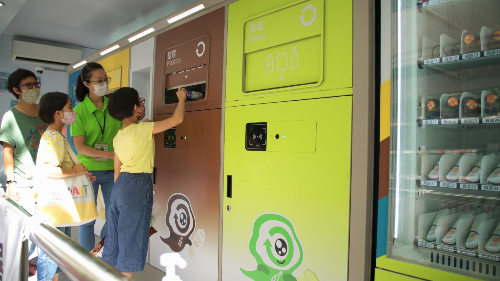 黃錦星視察回收便利點 環保署社區回收網絡進入新里程