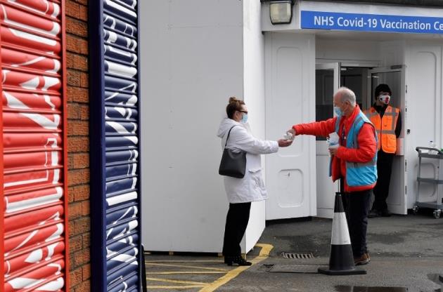 英國官員稱疫苗仍有效 無須推遲接種