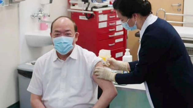 澳門特首賀一誠與官員今日率先接種疫苗
