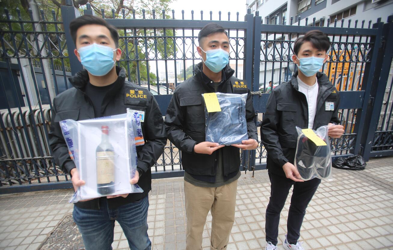 警方搗破盜竊集團 3男1女涉偷紅酒及名貴手袋被捕
