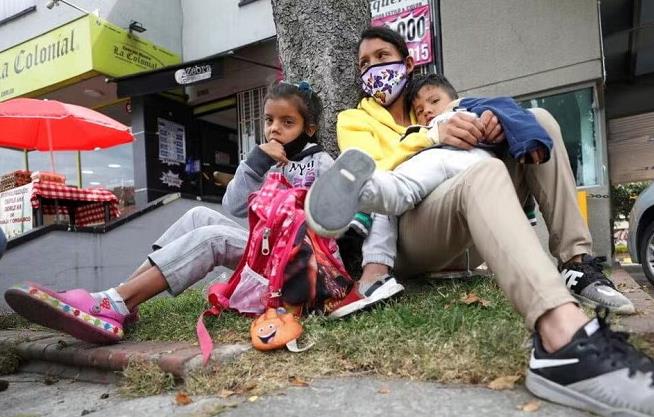 哥倫比亞向委內瑞拉非法移民提供臨時保護身份