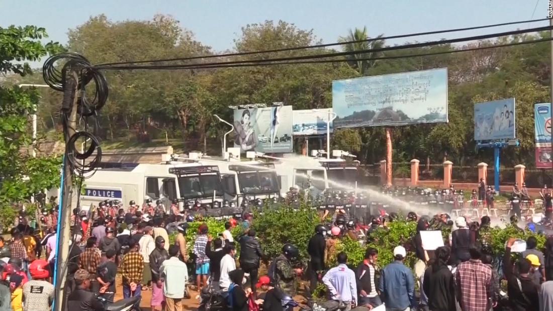 緬甸數百名政府職員加入示威活動 抗議軍事政變