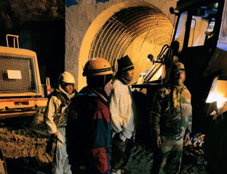 ​印度北阿肯德邦潰壩事件進展：搜救人員開始在隧道上方鑽孔