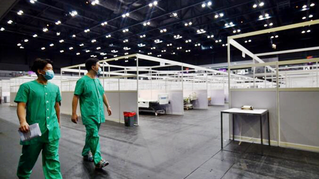 陳肇始到訪亞博館 逾50名確診病人參與中醫治療服務