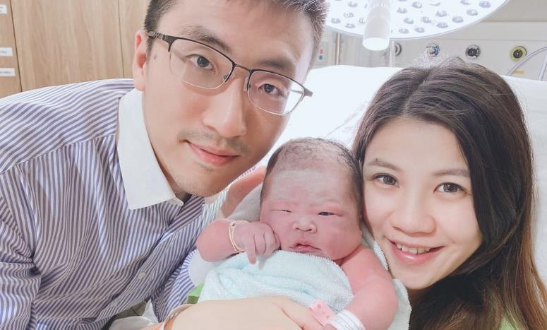 踏入牛年 港怡醫院兩名嬰兒零時出生