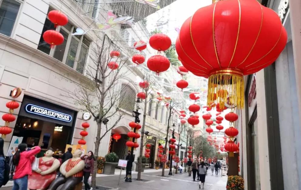 消息：本港今增少於20宗確診個案