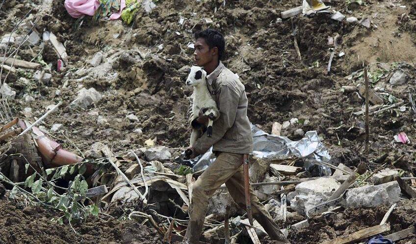 印尼爪哇暴雨致山泥傾瀉 10死9失蹤