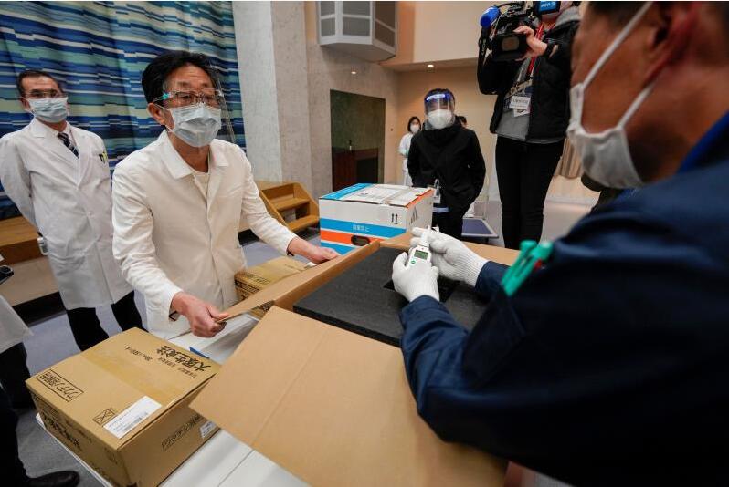 日本明起展開新冠疫苗接種計劃 先為4萬名醫護人員接種