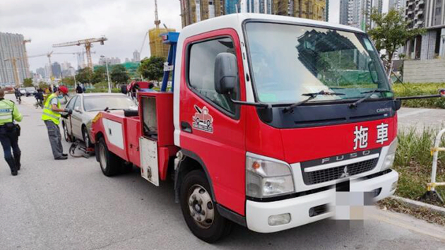 警方東九龍嚴打違泊 發逾2000張「牛肉乾」拖走6車