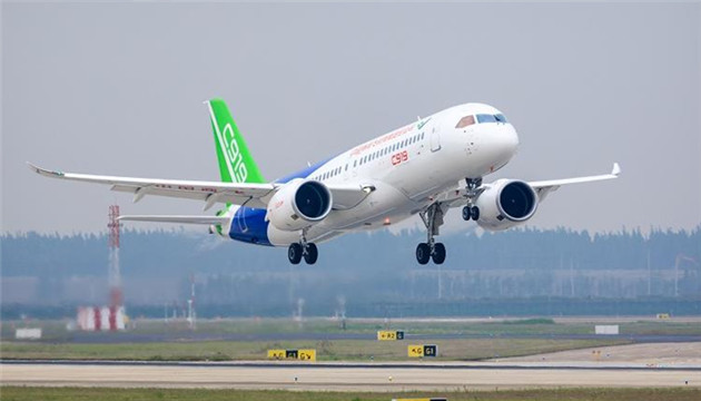 年內交付首架 國產C919大型客機全球首單正式落地 