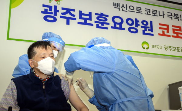 韓國逾150人接種疫苗後有異常反應