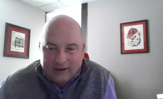 美國男子稱感染新冠一年後 仍感到呼吸困難