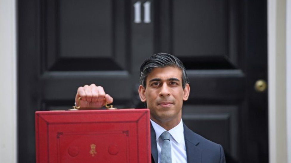 英國公布2021年度財政預算 赤字與負債水平為50年來最高點