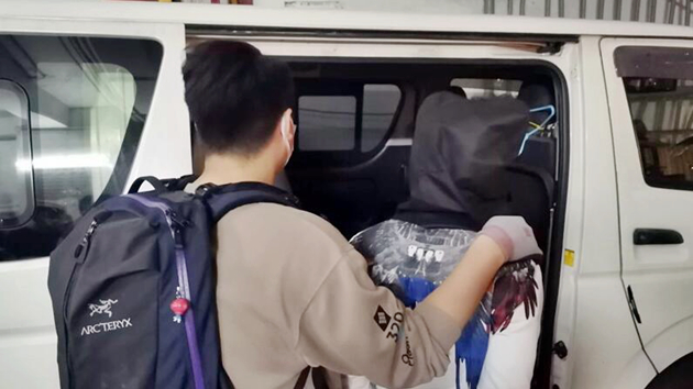 警方葵涌搗破製毒工場 拘一人檢值70萬元毒品