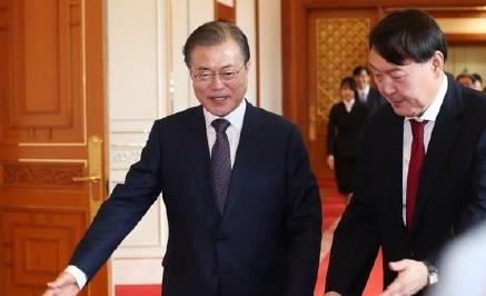 韓國總統文在寅表示接受檢察總長尹錫悅辭職意願