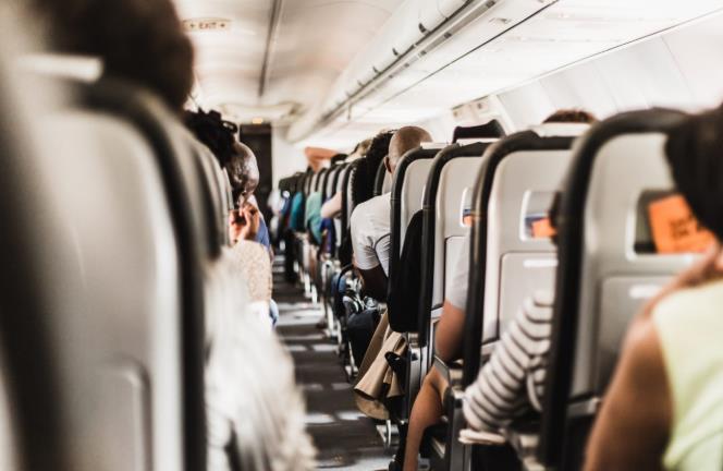 墨西哥飛美國航班上一名乘客猝死 死因不明