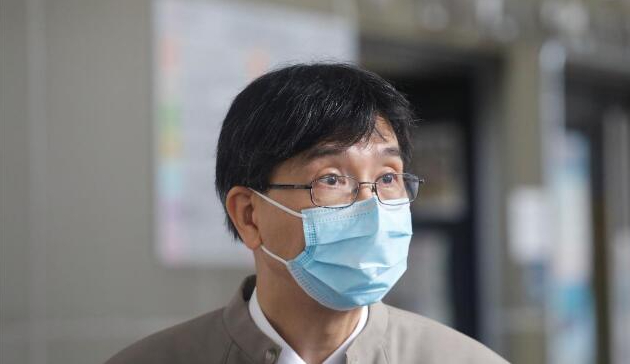 袁國勇自行接種疫苗 呼籲市民盡快接種疫苗