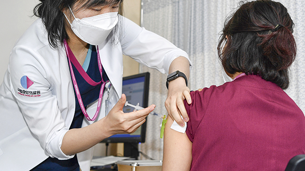 韓國新增逾800宗接種新冠疫苗異常反應