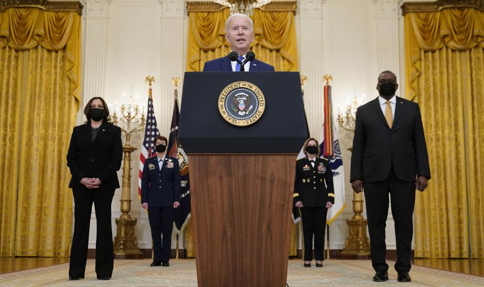 拜登見記者疑忘防長名 網友質疑有認知障礙