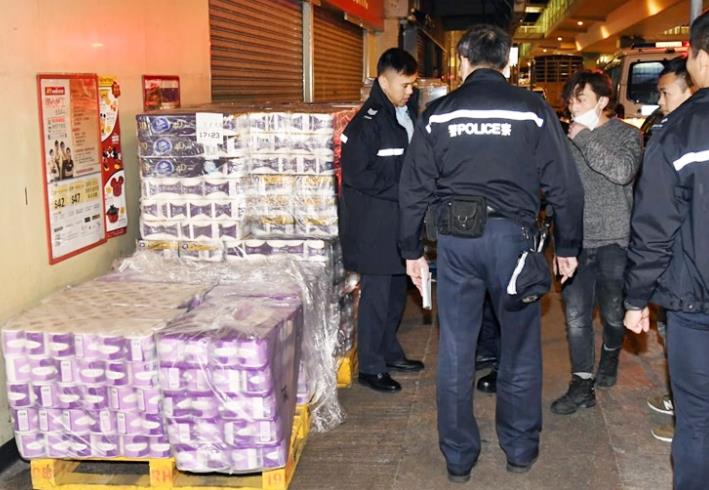 3名搶廁紙刀匪認罪 被判入獄40個月