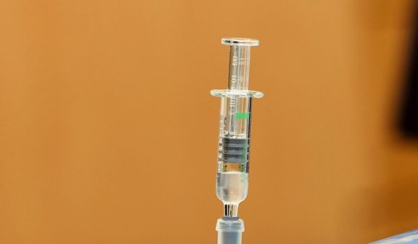 衞生署接獲兩宗接種疫苗異常報告 患者均具有長期病