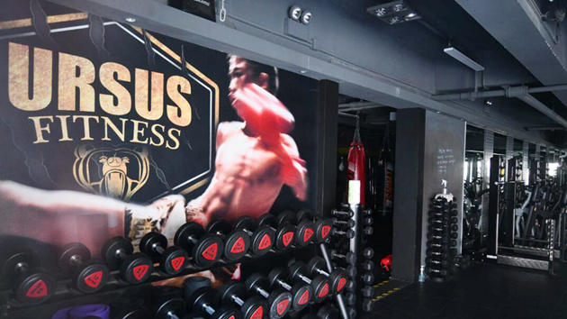 消息指URSUS Fitness健身群組波及國際學校律師行投行