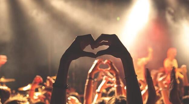 日企推新規：若喜歡的偶像結婚 可請帶薪假