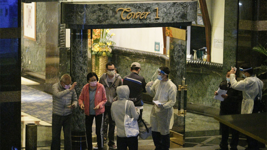 政府突擊查舊山頂道多幢樓宇 23人涉違強檢令各罰款5000元