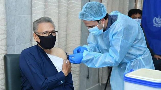 巴基斯坦總統接種中國國藥新冠疫苗