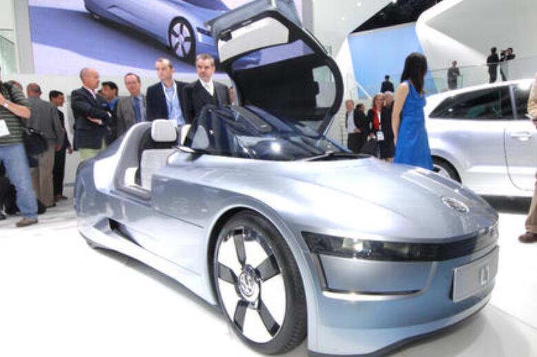 美媒：福士與特斯拉爭奪電動車王者寶座