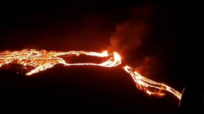 冰島首都雷克雅未克附近爆發火山