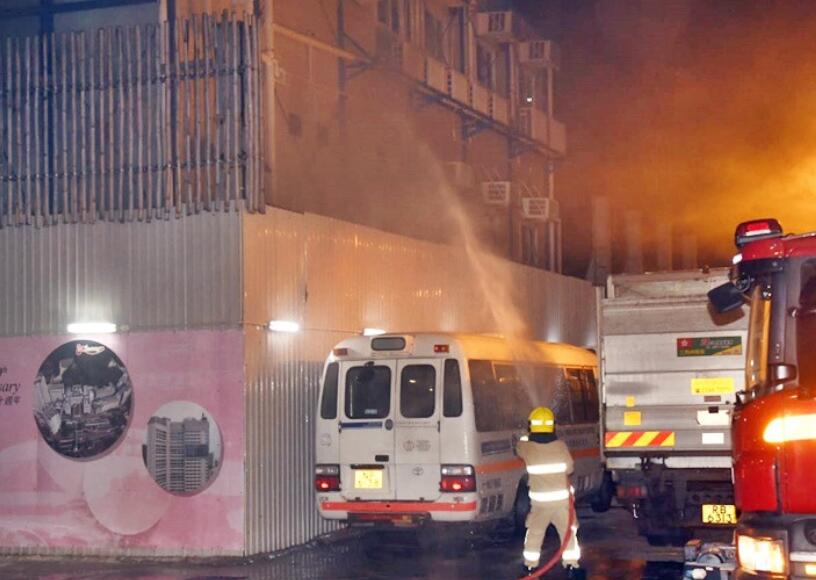 瑪麗醫院擴建地盤凌晨火警 急症室附近煙霧瀰漫