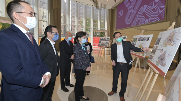 有片 | 林鄭月娥視察觀塘市區重建及新公務員學院選址