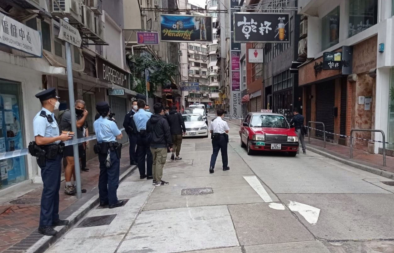 3惡煞截停的士斬傷司機及乘客