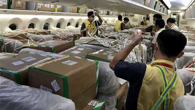 海南自貿港首條定期洲際貨運航線開通 實現國內、國際貨物中轉集散