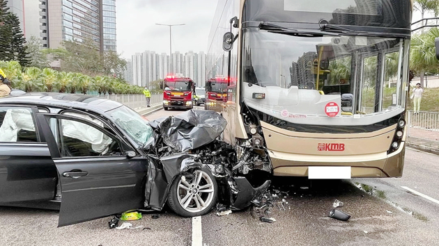 沙田大涌橋路4車相撞 7人受傷