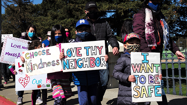 網傳美國灣區童黨發起「掌摑亞裔挑戰」