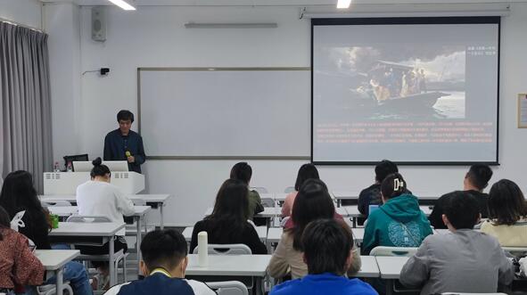 【中共百年 深圳故事】深圳大學舉行讀名畫學黨史活動