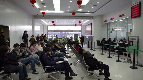 銀保監會：銀行不得強制老人用自助設備辦業務