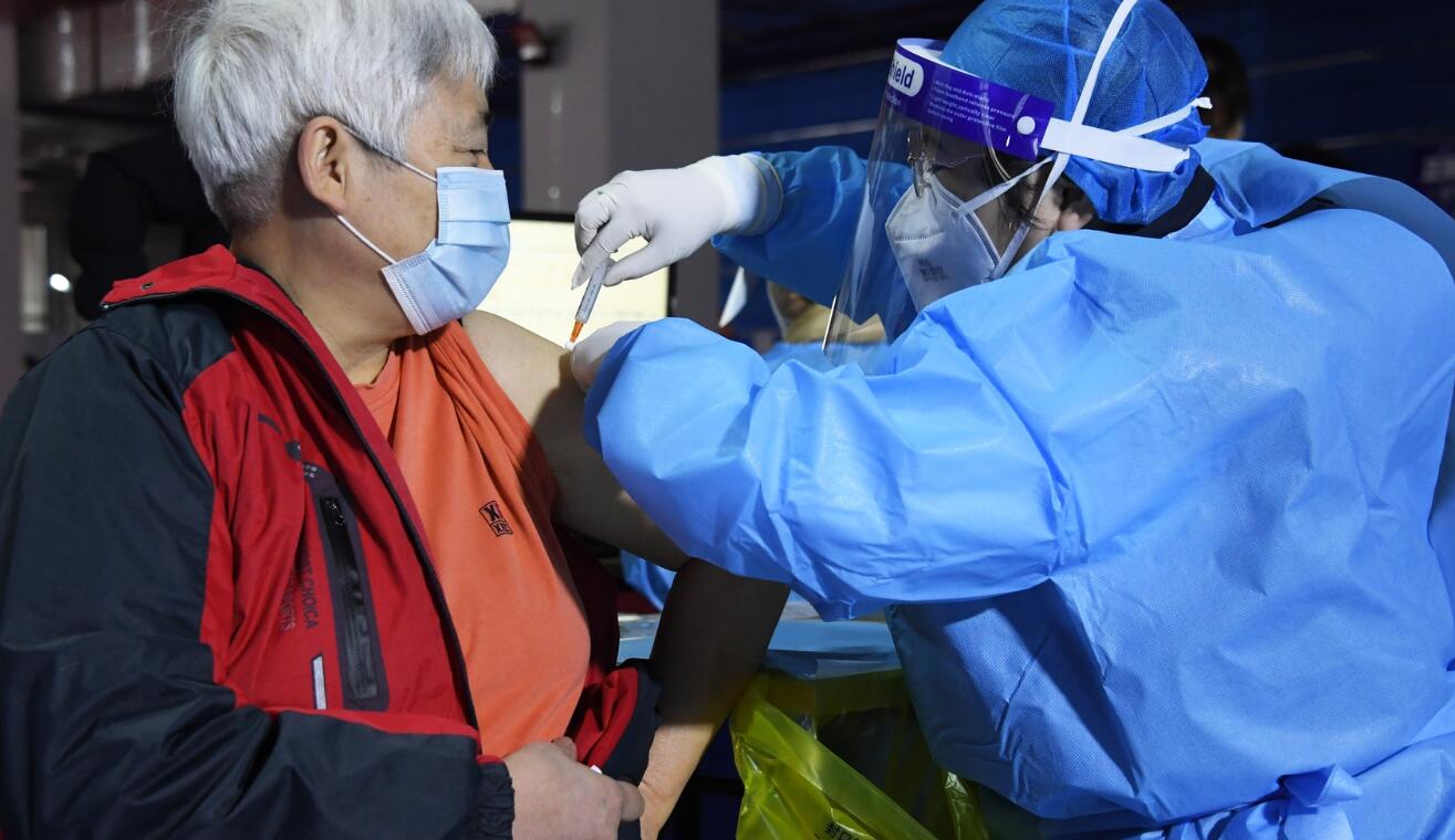 內地宣布將60歲及以上老人納入新冠疫苗接種人群