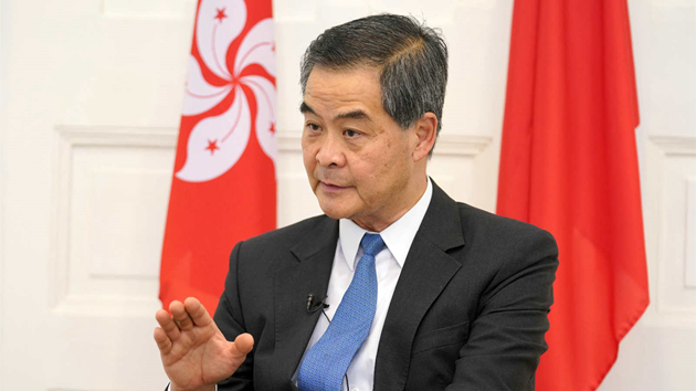 梁振英連發數貼斥西方對香港事務指手畫腳