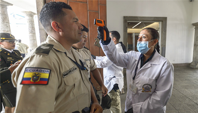 首批中國產新冠疫苗運抵厄瓜多爾 厄總統迎接