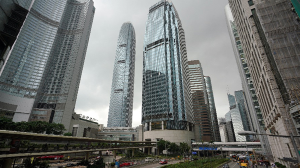 甲廈樓價首季反彈4.5% 惟空置率高企租金續跌